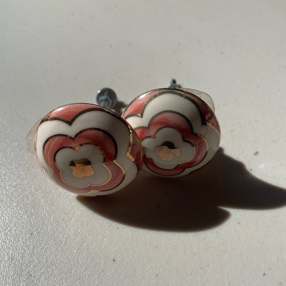 NWT Anthropologie Clover Knobs Set of 2 - Picture 2 of 8